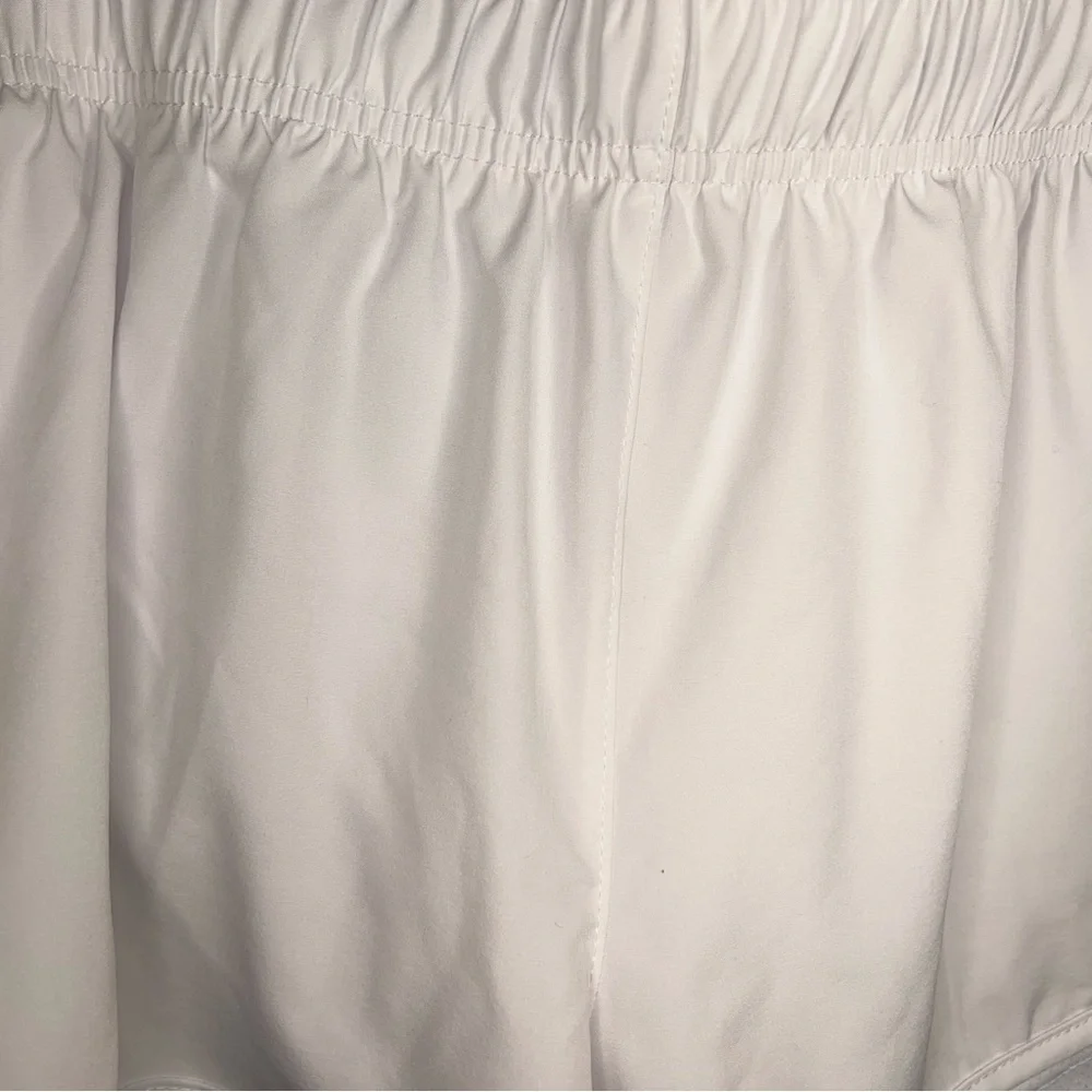MEDIUM LEGEND WHITE ATHLETIC SHORTS PULL ON ACTIVEWEAR